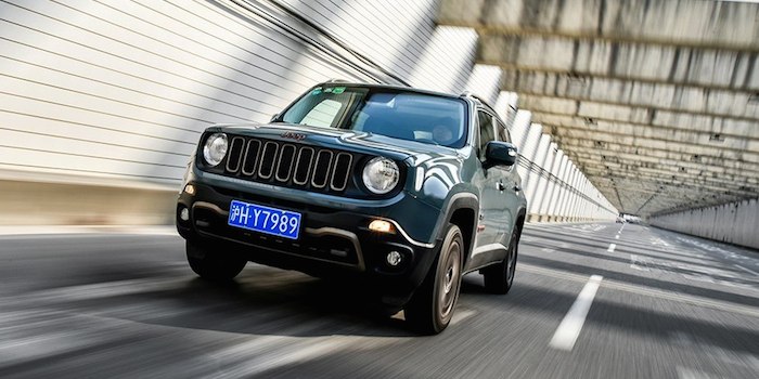 情怀or实力？ 测Jeep自由侠2.0L四驱版
