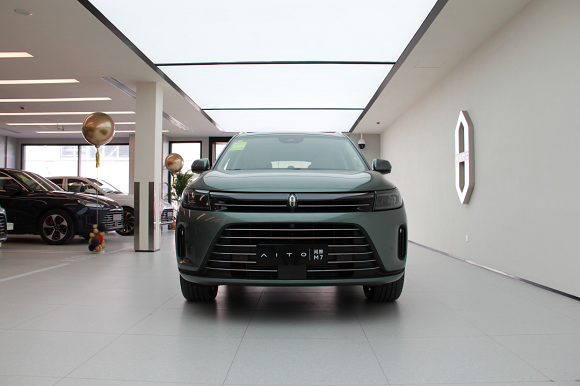 静态体验AITO问界M7，媲美“百万级”豪车？