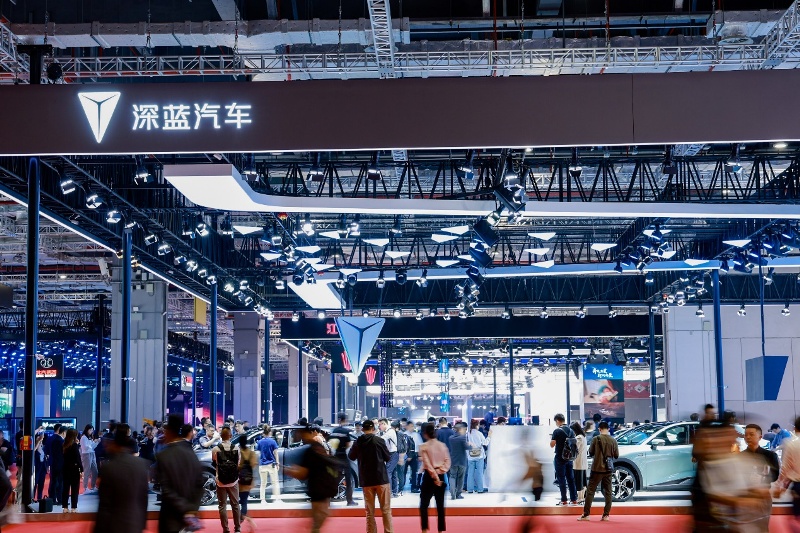 加速电动时代 深蓝bsports必一体育品牌首次亮相上海车展