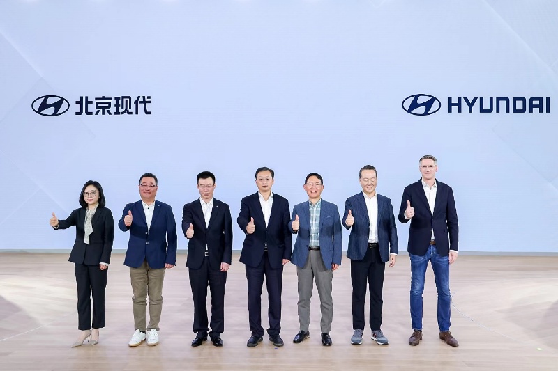 全面“向新”，北京现代上海车展上演转型之姿