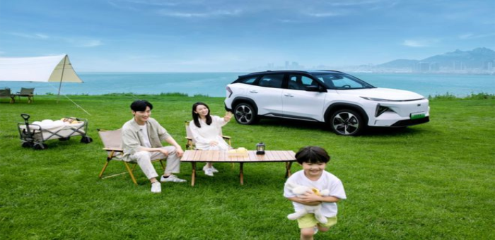 纯电115公里，亏电油耗5.23L，银河L7售13.87万起