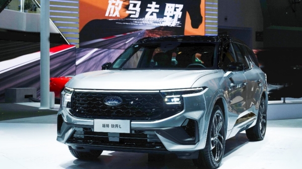 “放马去野” 福特明星车型野性集结北京车展，全新福特Mustang®敞篷运动版中国首秀
