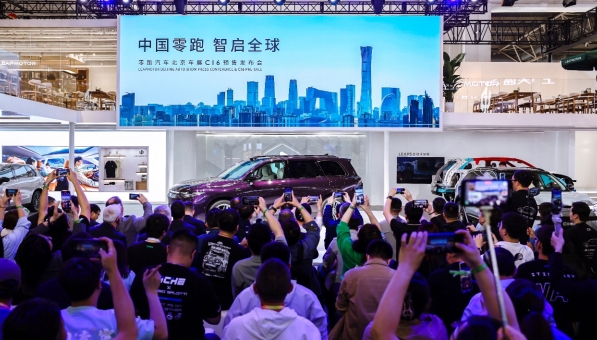 全球首创MPSUV 零跑C16开启预售，掀起2024北京车展SUV新热潮