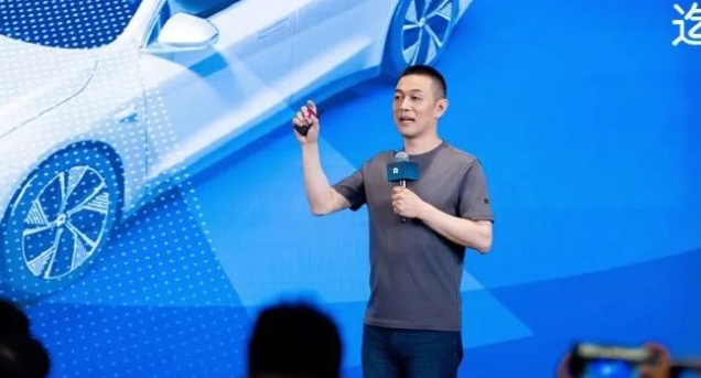 李斌：2025年蔚来智驾使用时长占比达80%，比人驾安全10倍